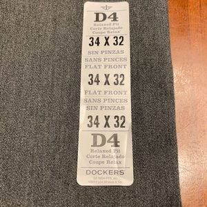 D4 Dockers Relaxed Fit Flat Front 34/32